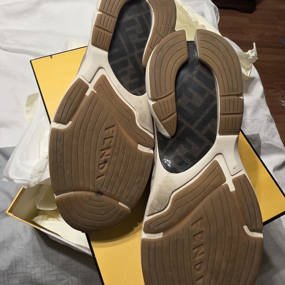 Fendi Men's Beige and White Sneakers - Picture 10 of 14